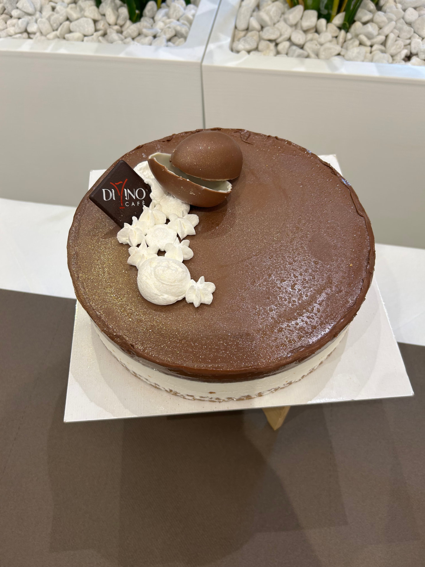 Torta al cioccolato con placchetta Divino Cafè