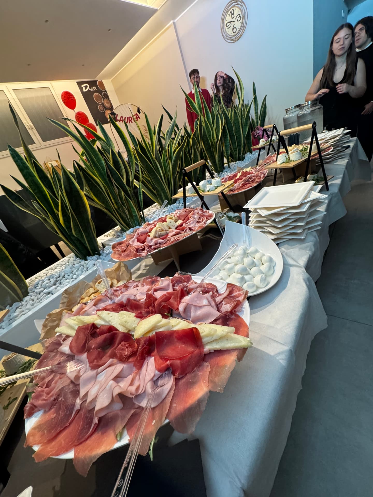 Buffet salato con salumi e formaggi