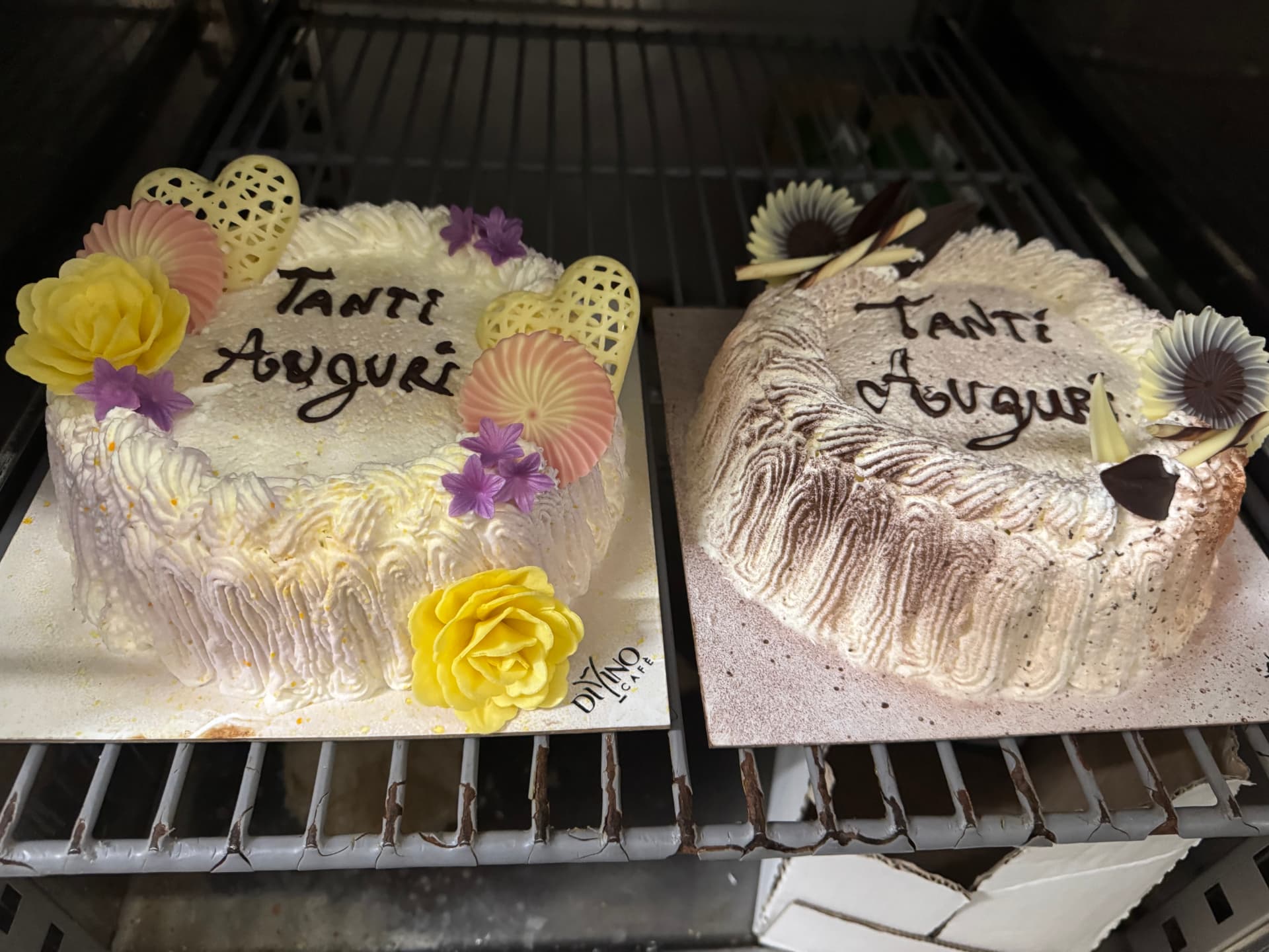 Torte di compleanno decorate a mano